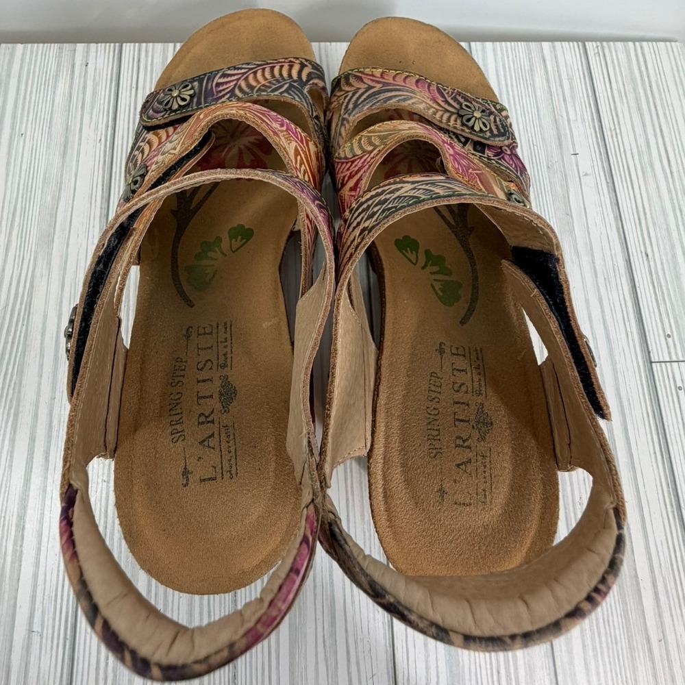 L'Artiste Bonvoyage Sandals Floral Embossed Leather Women's Size 39/8 US - Picture 5 of 10
